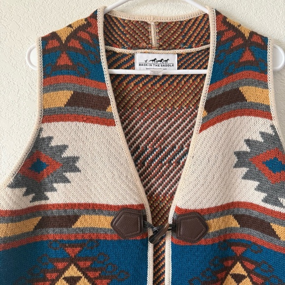 Colorful Geometric Patterned Vest - Picture 2 of 6